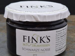 Schwarze Nüsse
