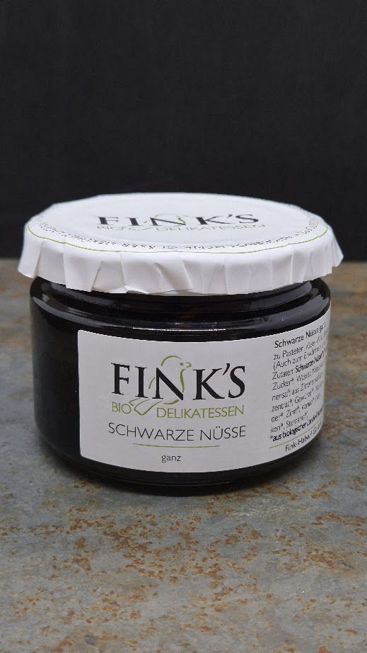 Schwarze Nüsse